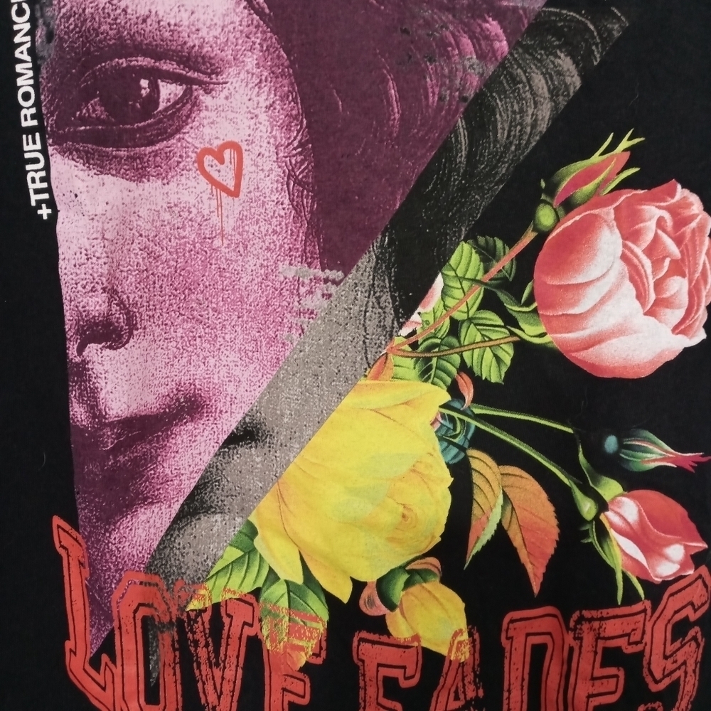 Rue 21 true Romance Love Fades Floral Whimsigoth graphic Art T Shirt